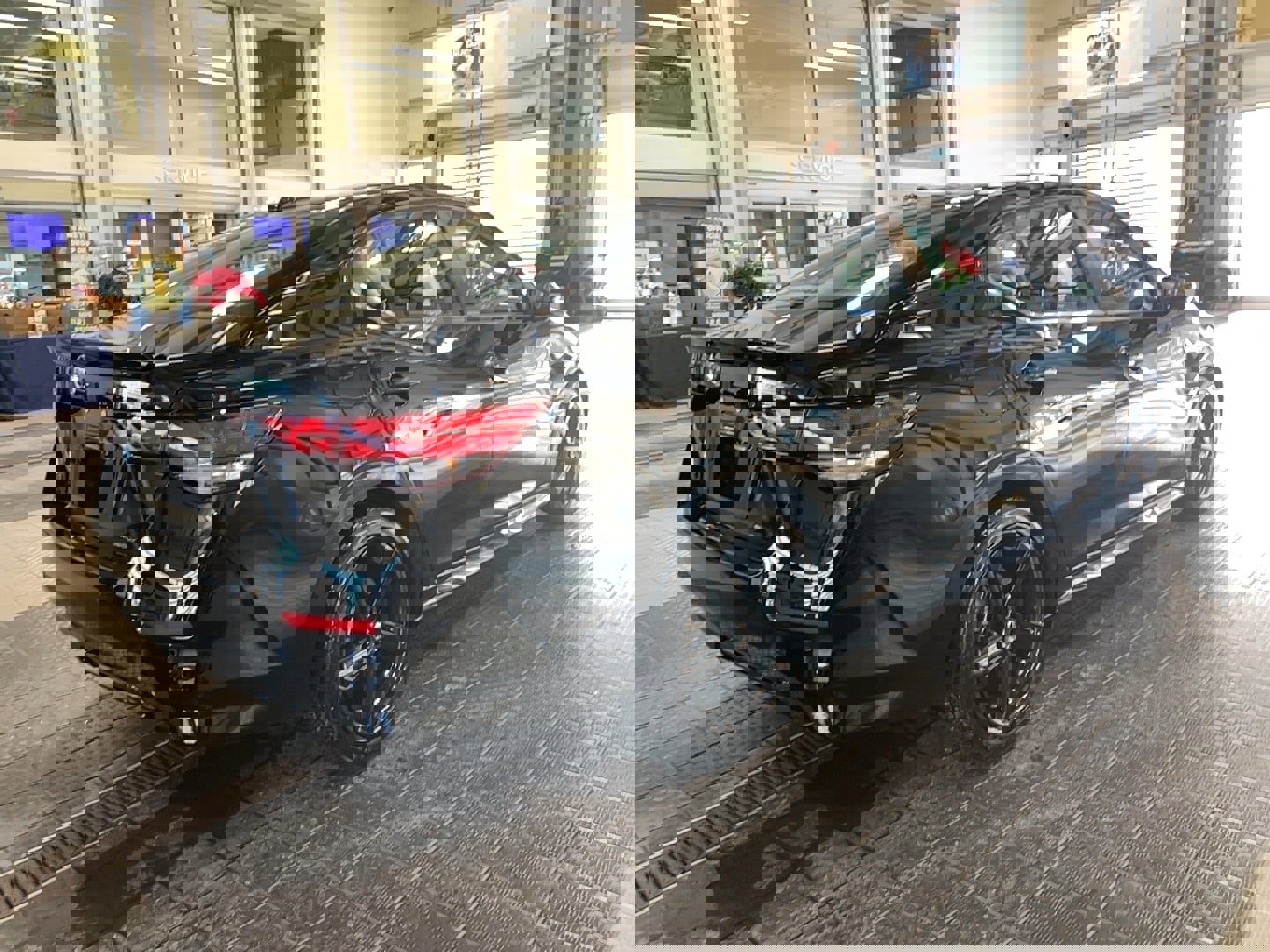 Used 2022 Nissan Sentra SR w/ Midnight Edition image 16