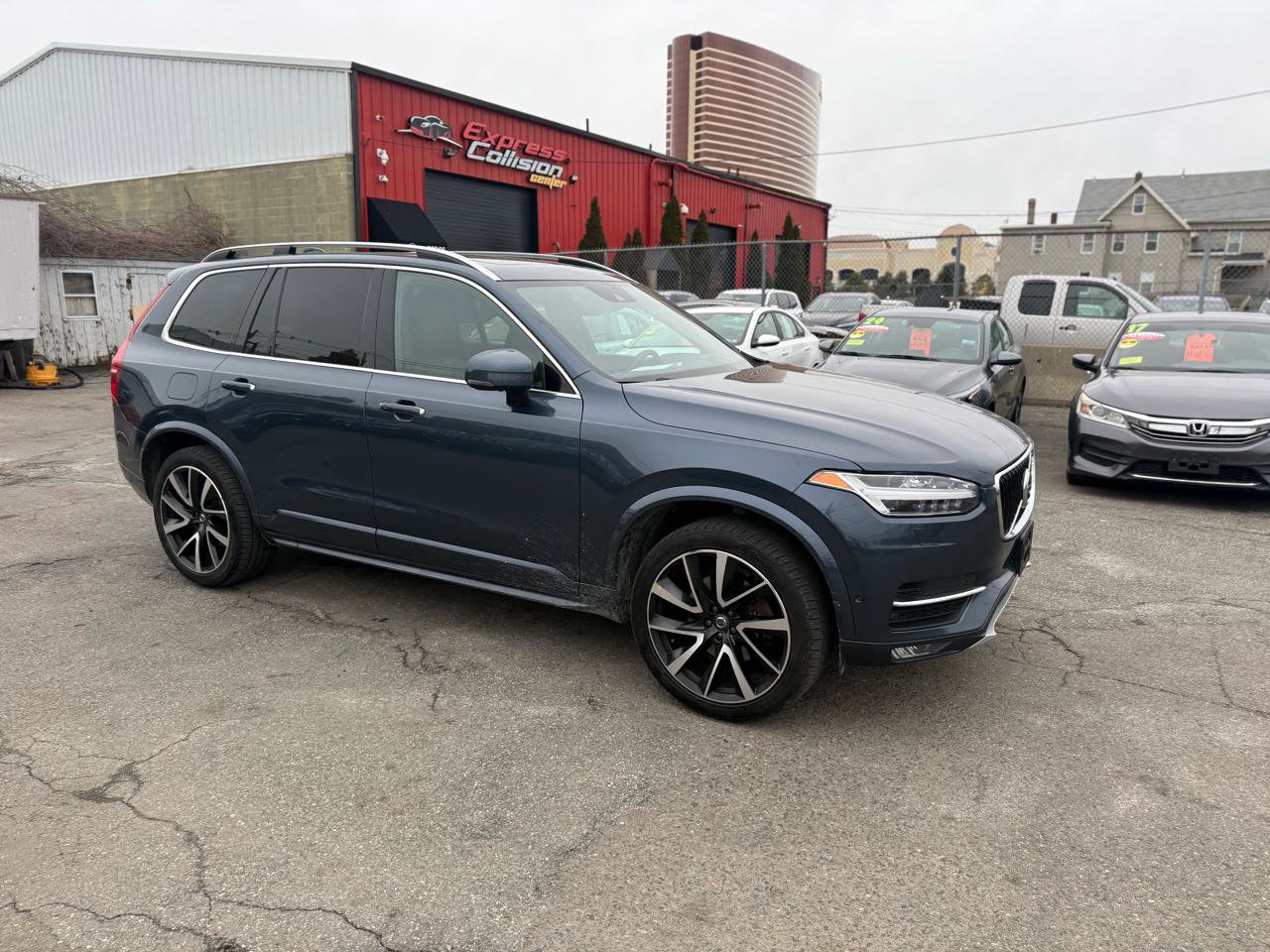 Used 2019 Volvo XC90 T6 Momentum w/ Advanced Package image 2