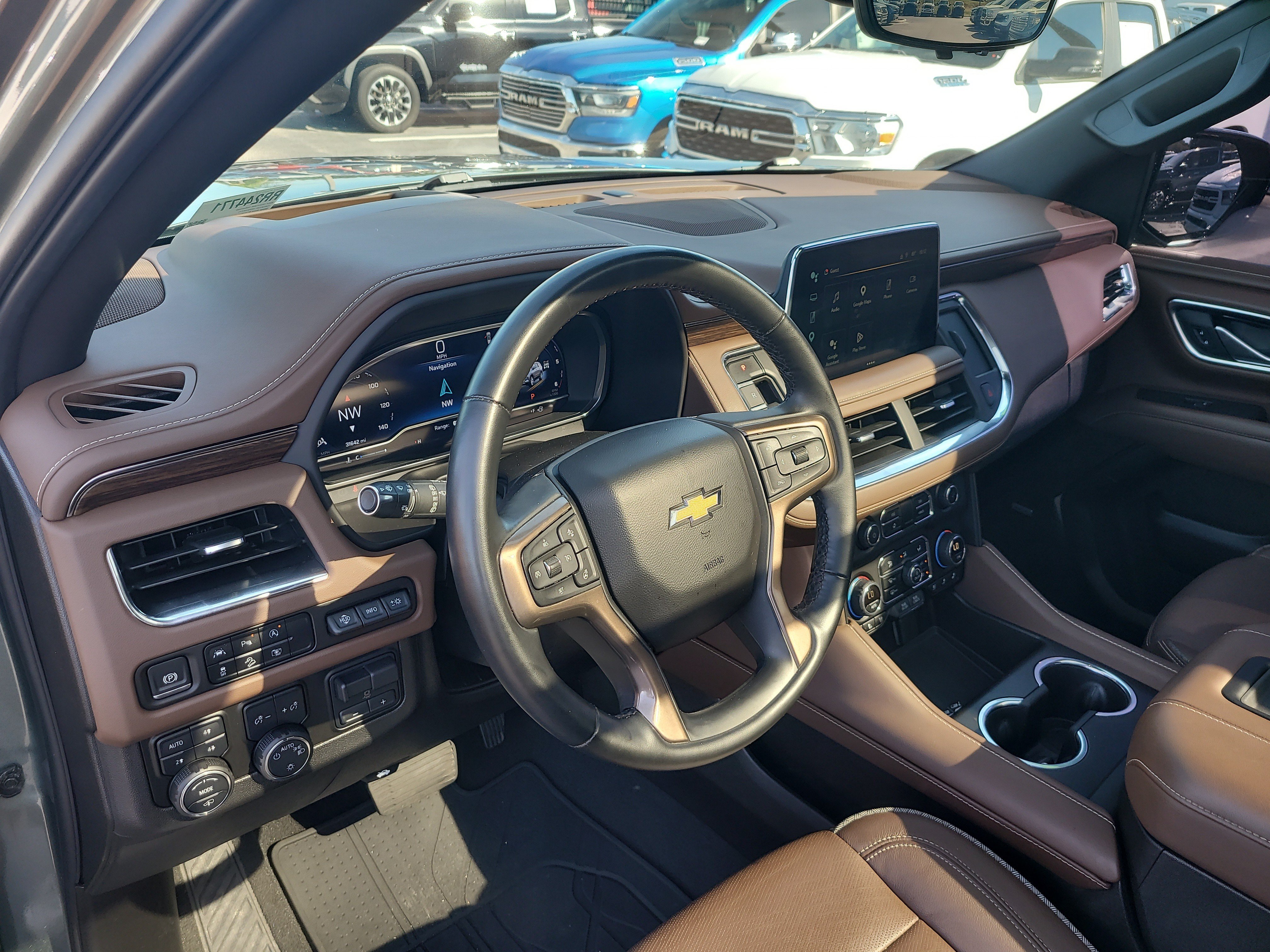 Used 2024 Chevrolet Suburban High Country AWD/4WD image 21