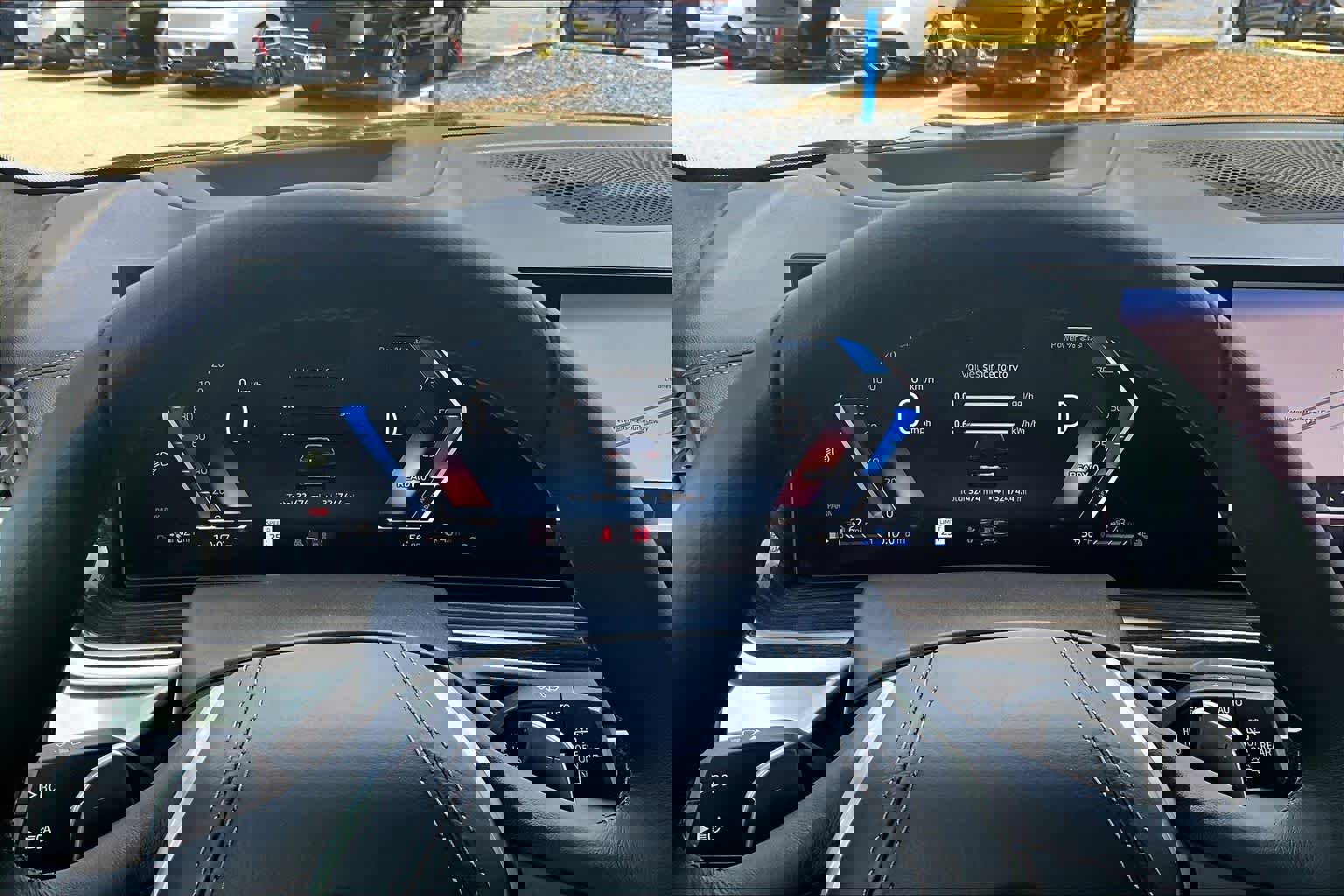 Used 2024 BMW X5 xDrive50e image 28