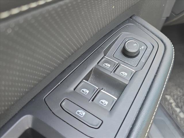 Certified 2024 Volkswagen Atlas SE FWD image 8