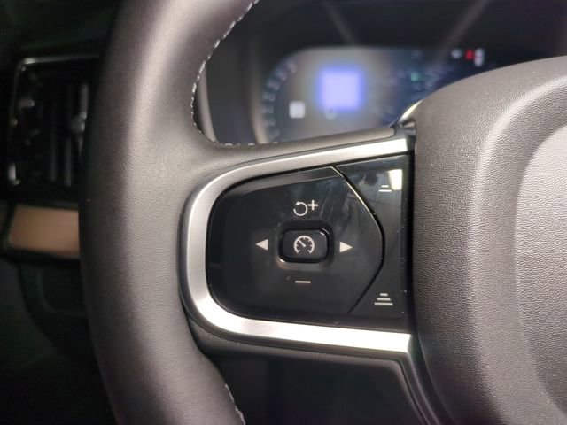 New 2026 Volvo XC90 B6 Plus w/ Protection Package Premier image 18