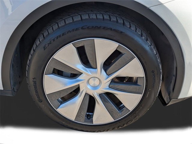 Used 2023 Tesla Model Y Long Range image 11