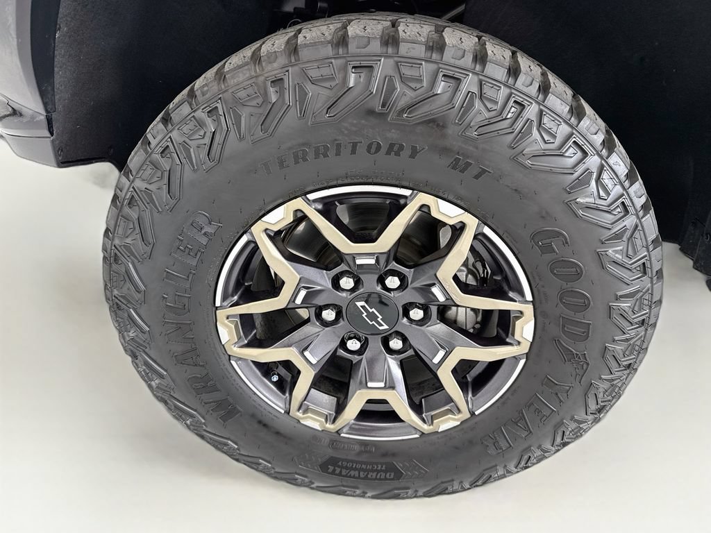Used 2024 Chevrolet Colorado ZR2 w/ ZR2 Convenience Package III AWD/4WD image 29