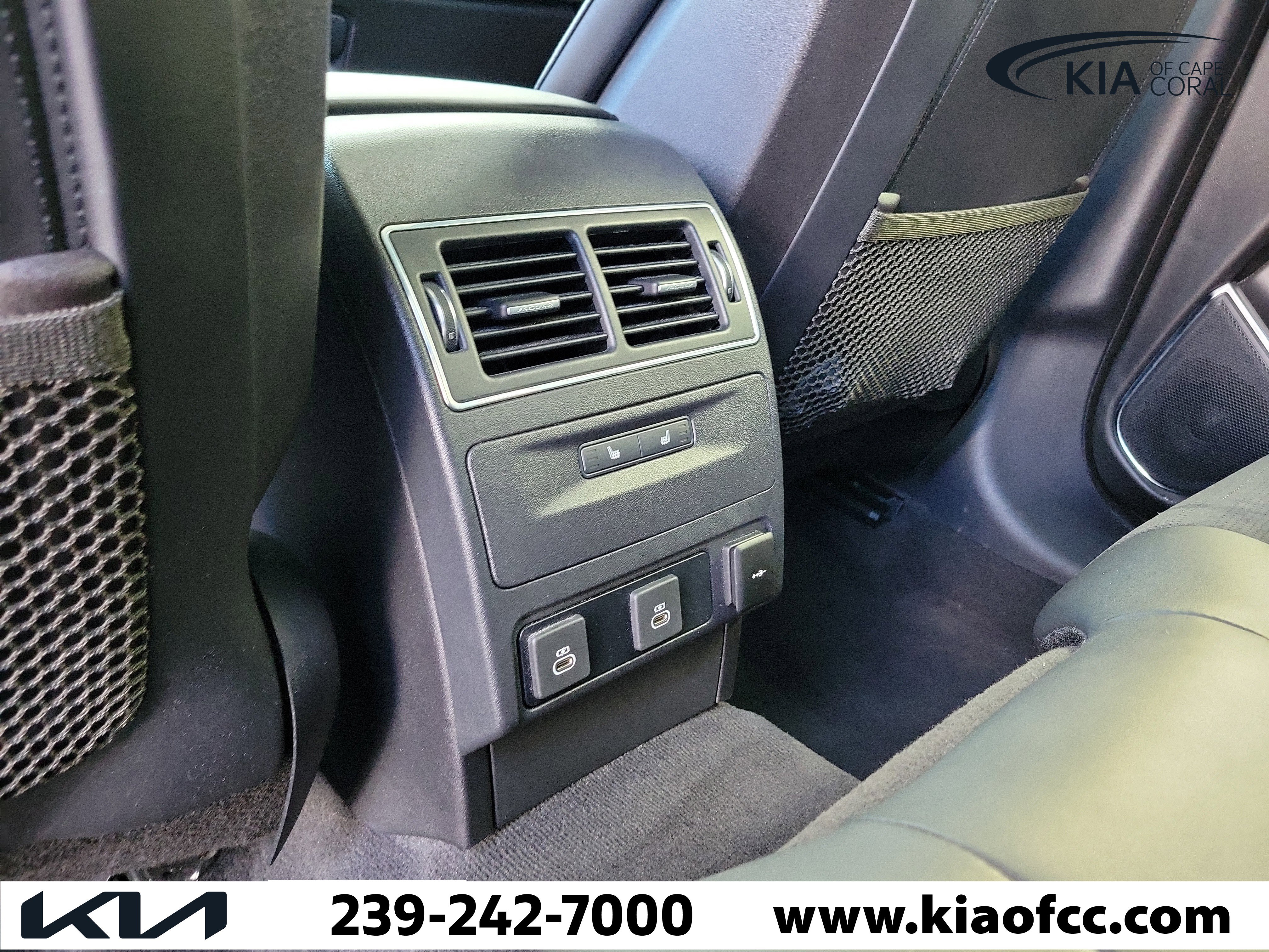 Used 2024 Jaguar F-PACE SVR image 14