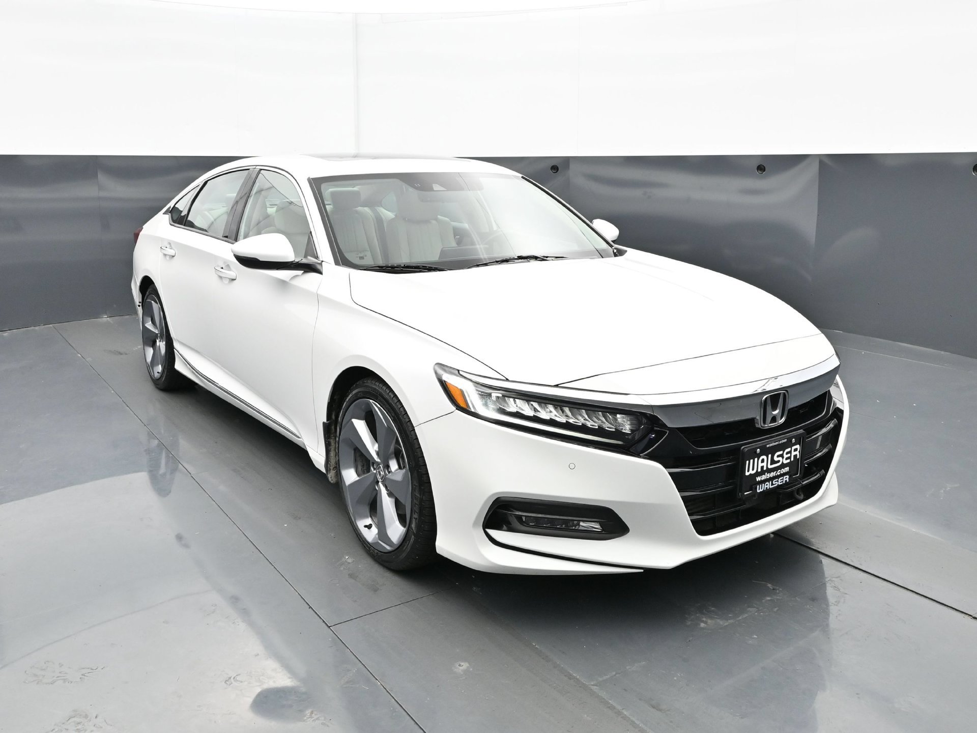 Used 2019 Honda Accord Touring image 11