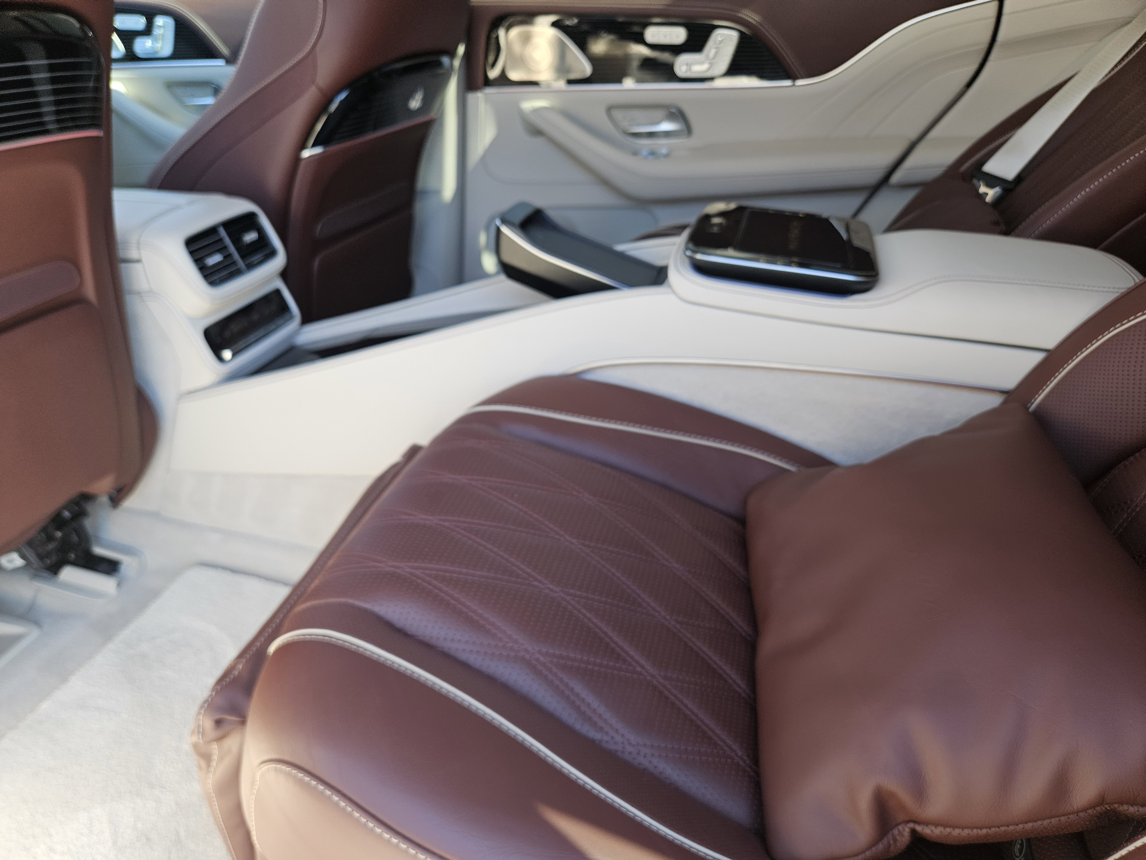 Certified 2024 Mercedes-Benz Maybach GLS 600 4MATIC image 30