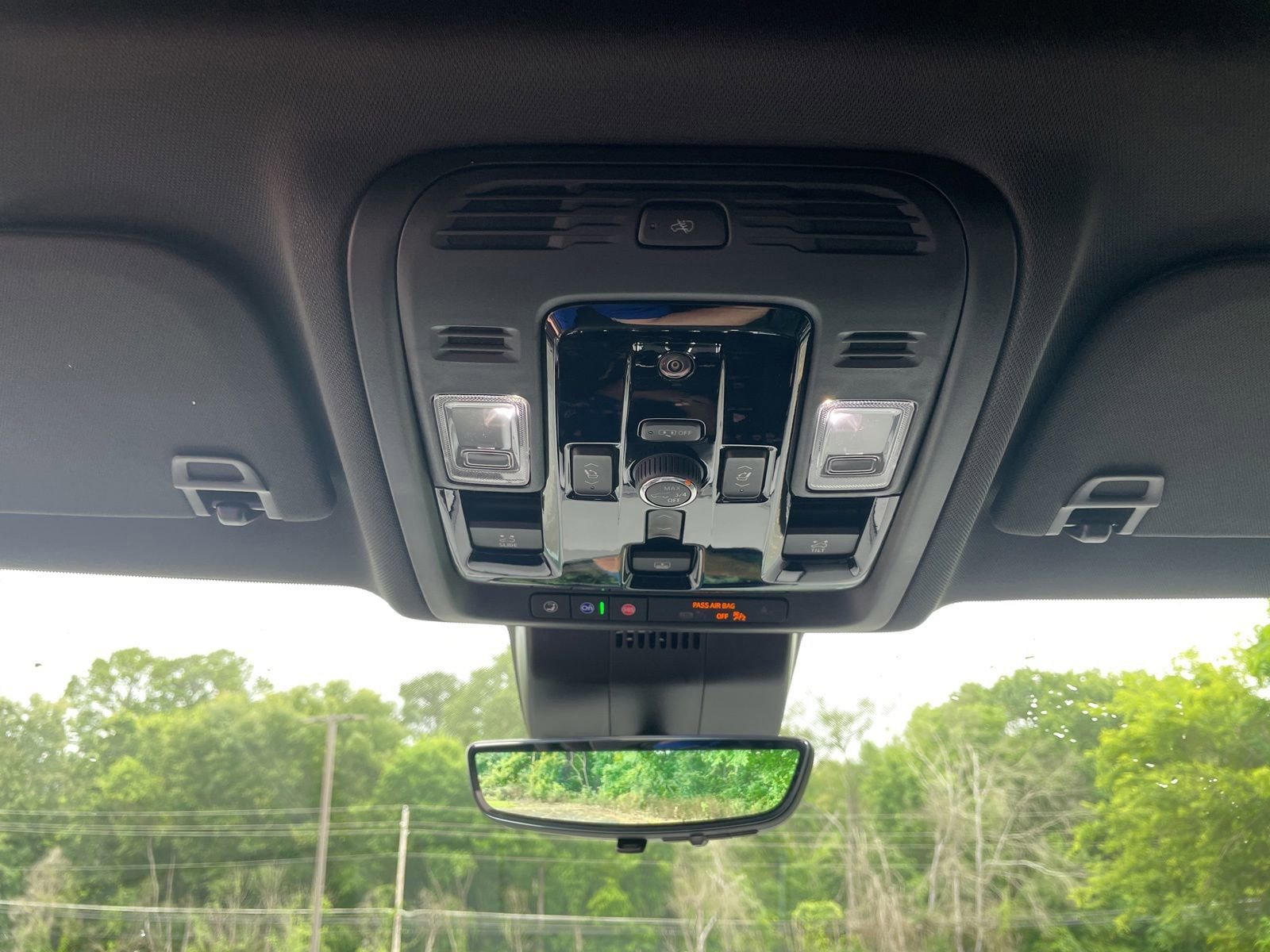 New 2026 GMC Yukon AT4 w/ AT4 Premium Package AWD/4WD image 24