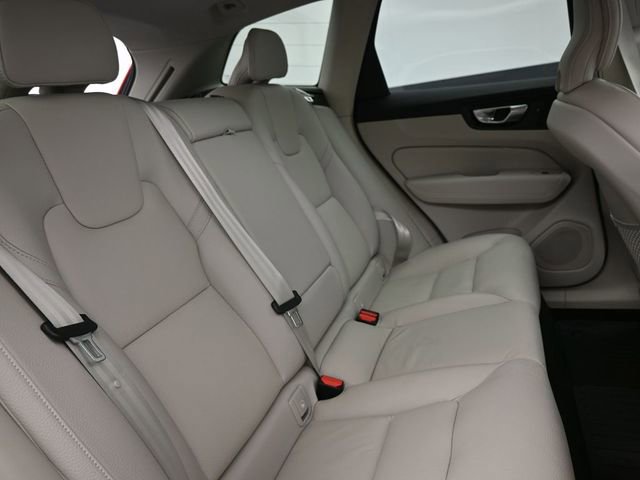 Used 2024 Volvo XC60 B5 Plus w/ Protection Package Premier image 32