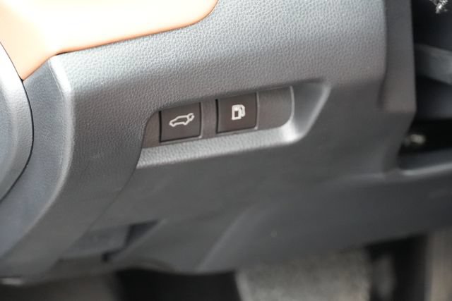 Used 2025 Toyota Crown Signia AWD/4WD image 26