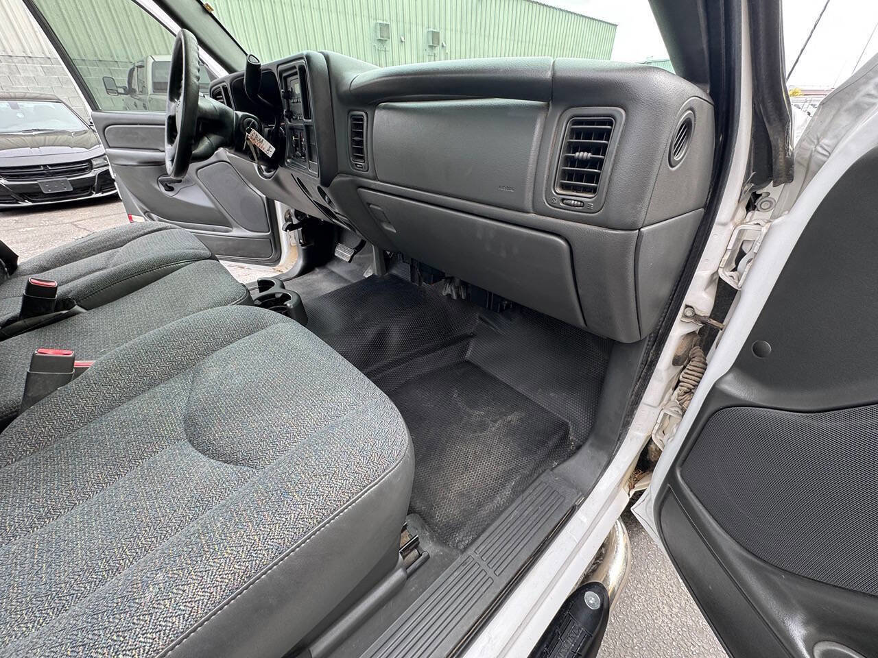 Used 2007 Chevrolet Silverado 2500 W/T w/ Heavy-Duty Power Package image 36