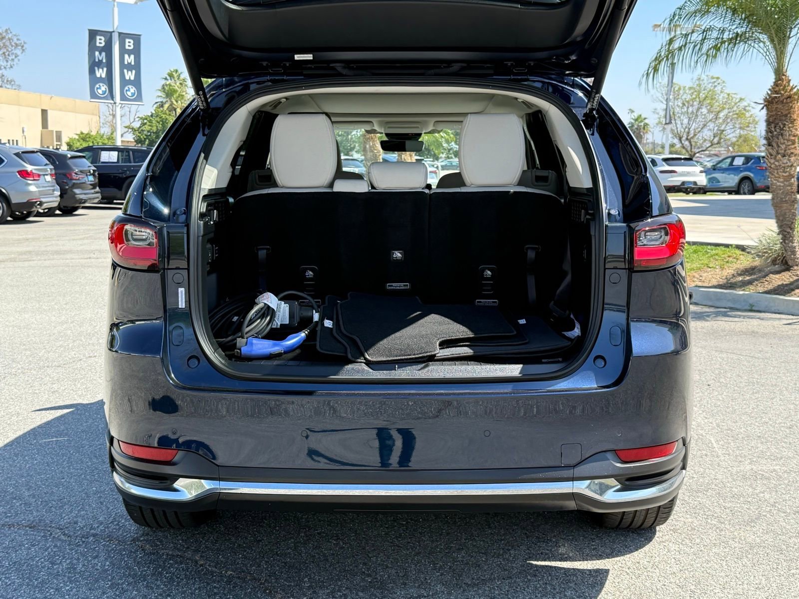 Used 2024 MAZDA CX-90 Plug-In Hybrid w/ Premium Pkg image 16