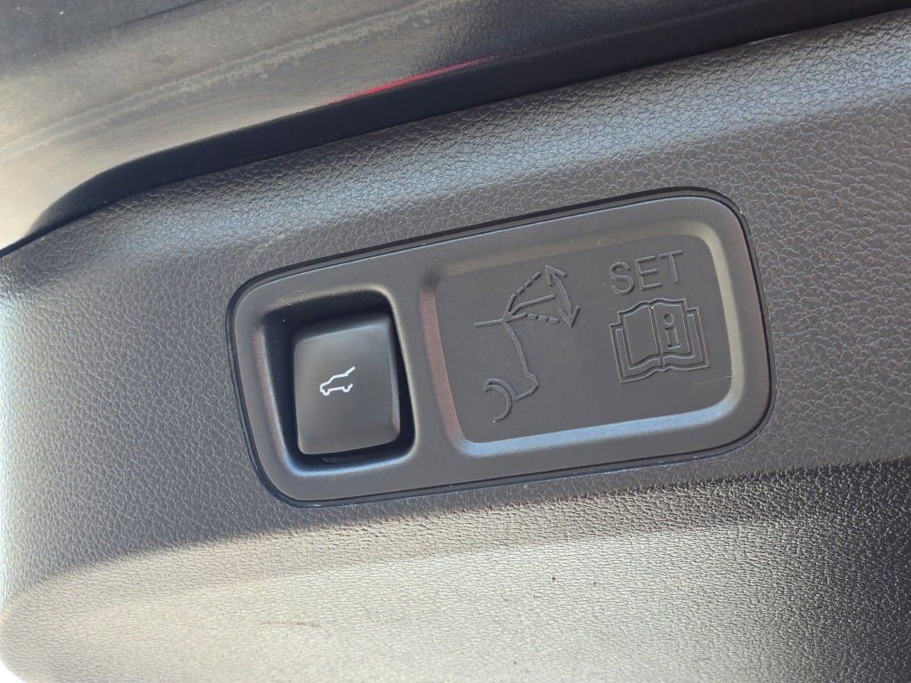 Used 2024 Ford Expedition Limited image 19