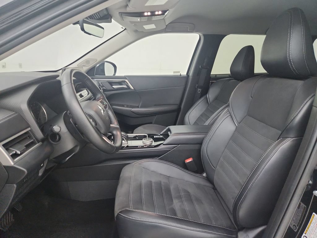 Used 2025 Mitsubishi Outlander SE FWD image 20