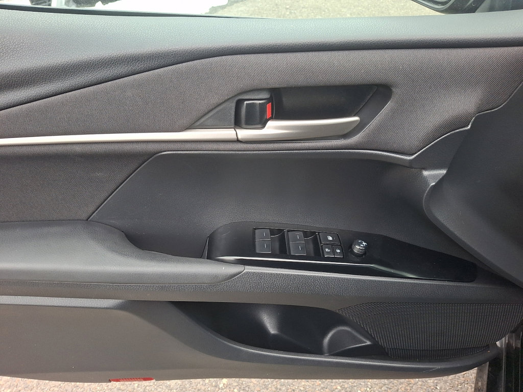 Used 2025 Toyota Camry LE image 22