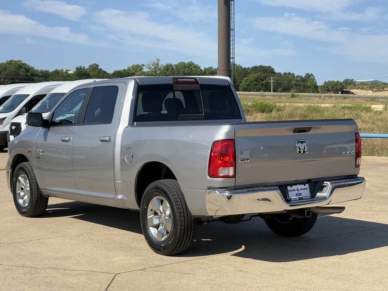 Used 2020 RAM 1500 Classic SLT w/ Luxury Group AWD/4WD image 6