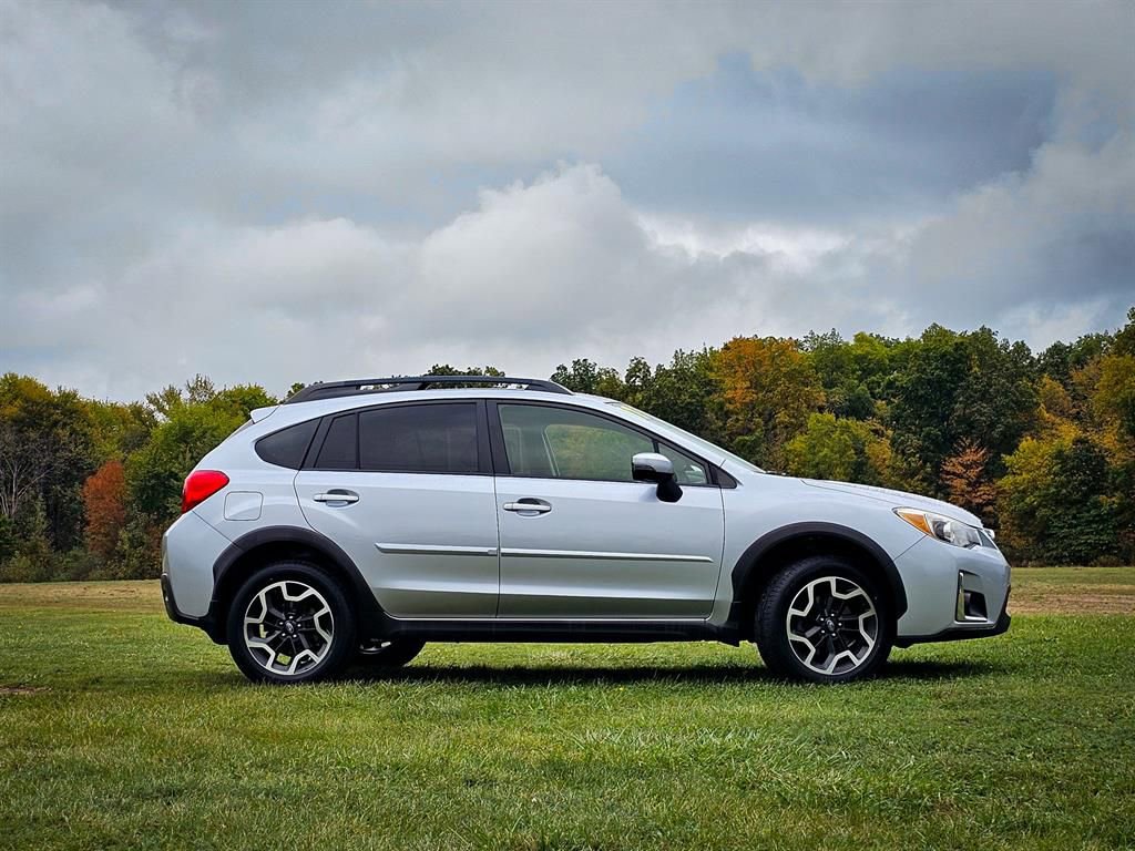 Used 2017 Subaru Crosstrek 2.0i Limited w/ Popular Package #2 image 3