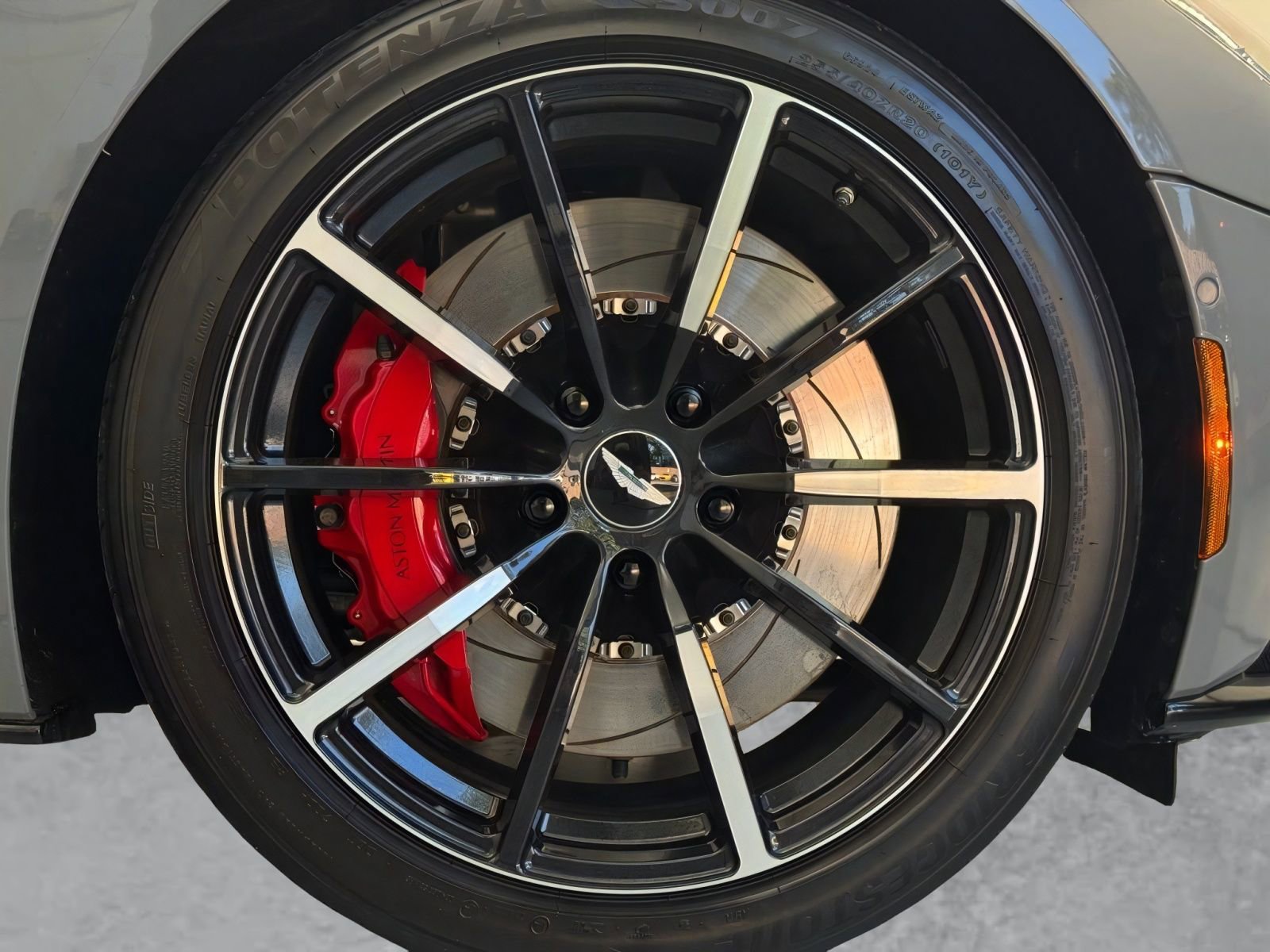 Used 2023 Aston Martin DB11 Volante RWD image 53