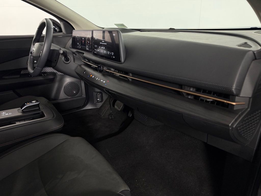 Used 2025 Nissan Ariya FWD image 30
