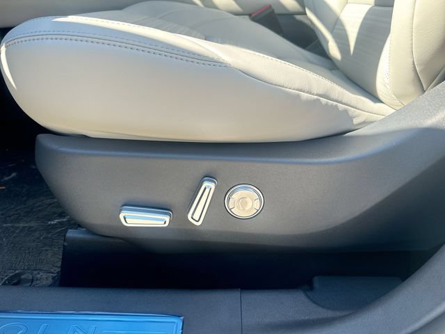 New 2026 Lincoln Nautilus Reserve w/ Jet Appearance Package AWD/4WD image 12