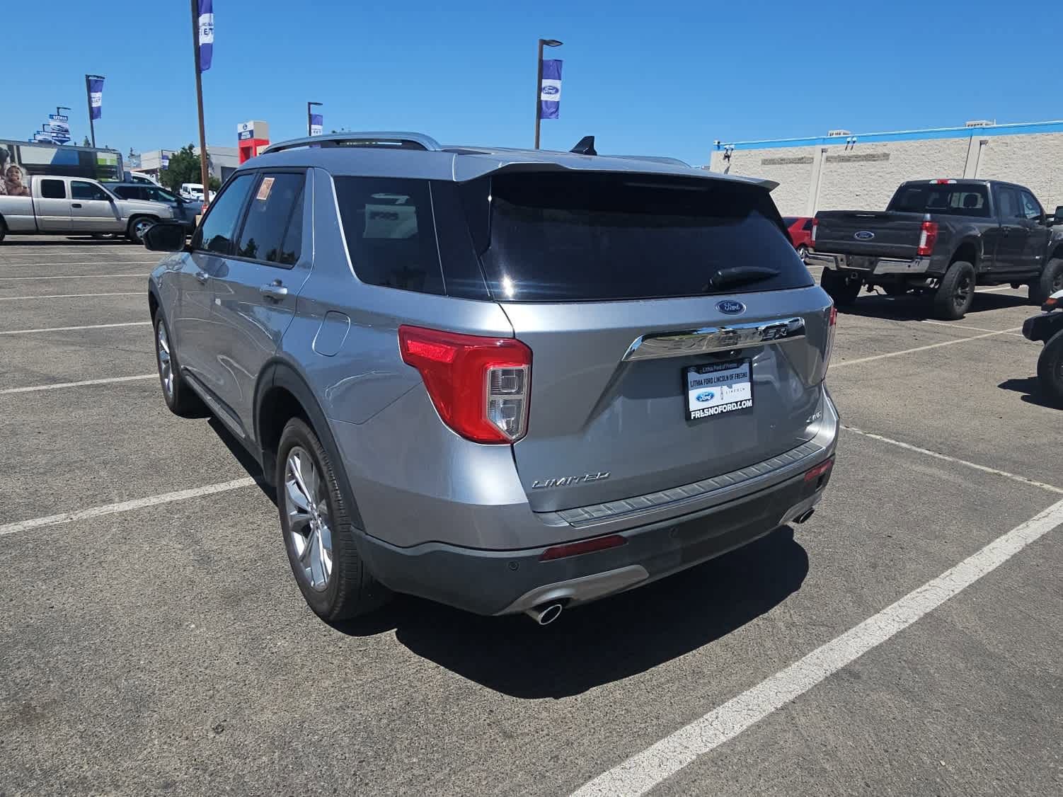 Used 2023 Ford Explorer Limited AWD/4WD image 6