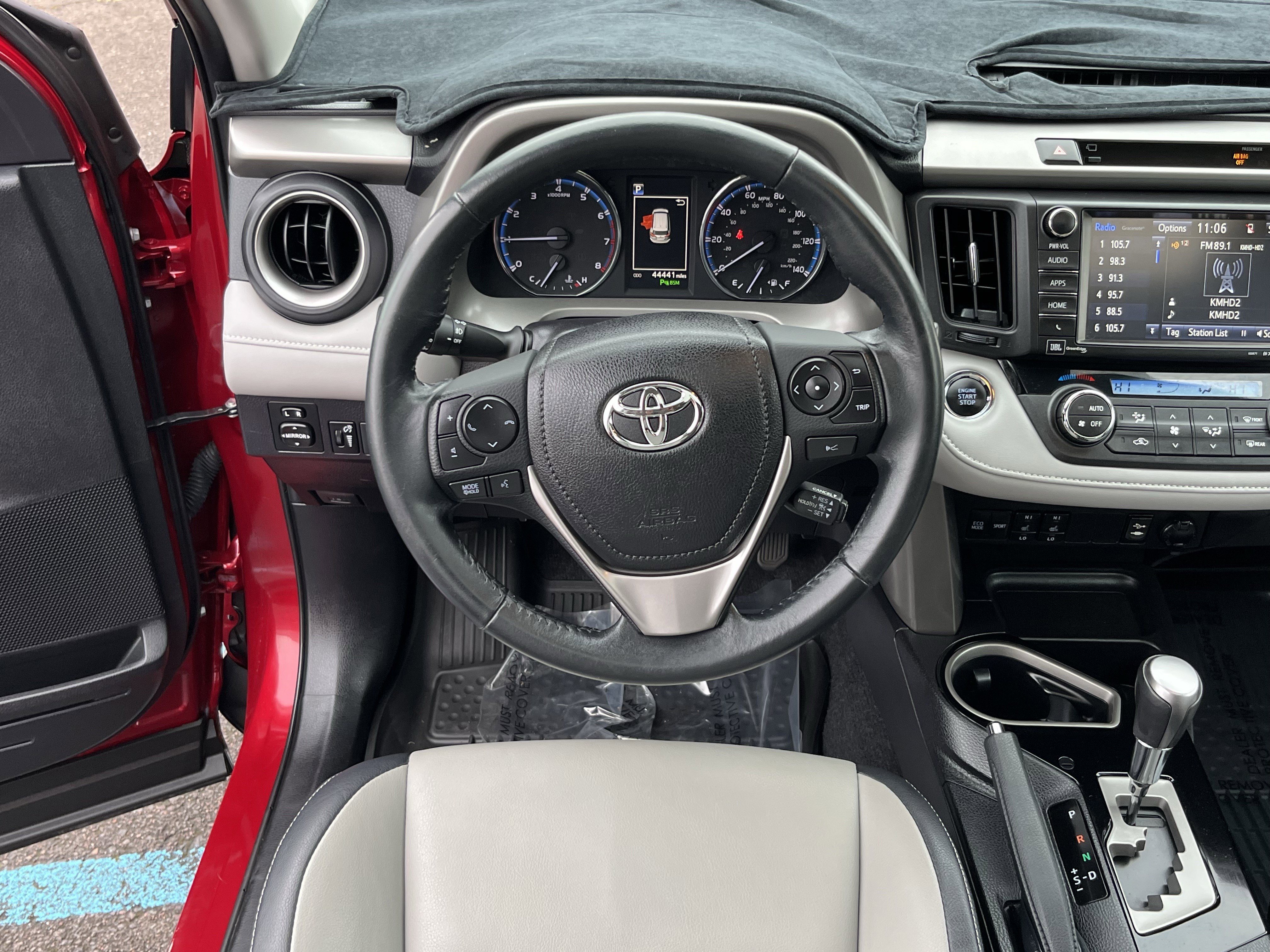Used 2018 Toyota RAV4 Limited w/ Advanced Technology Package image 12