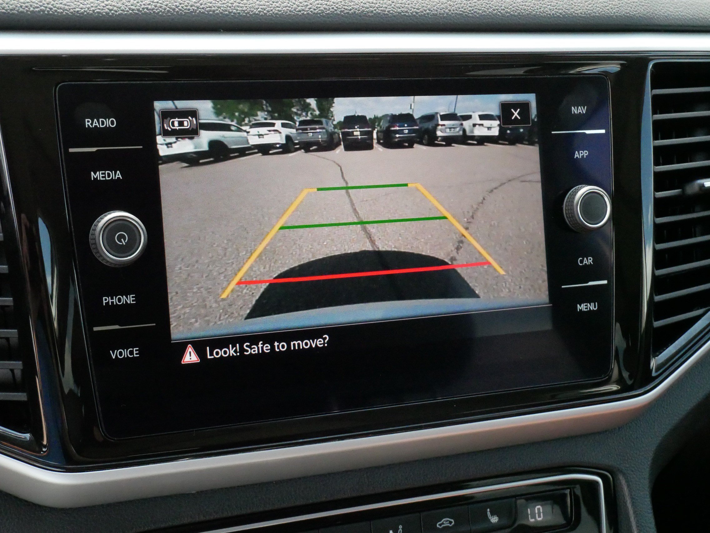Certified 2022 Volkswagen Atlas SEL AWD/4WD image 28