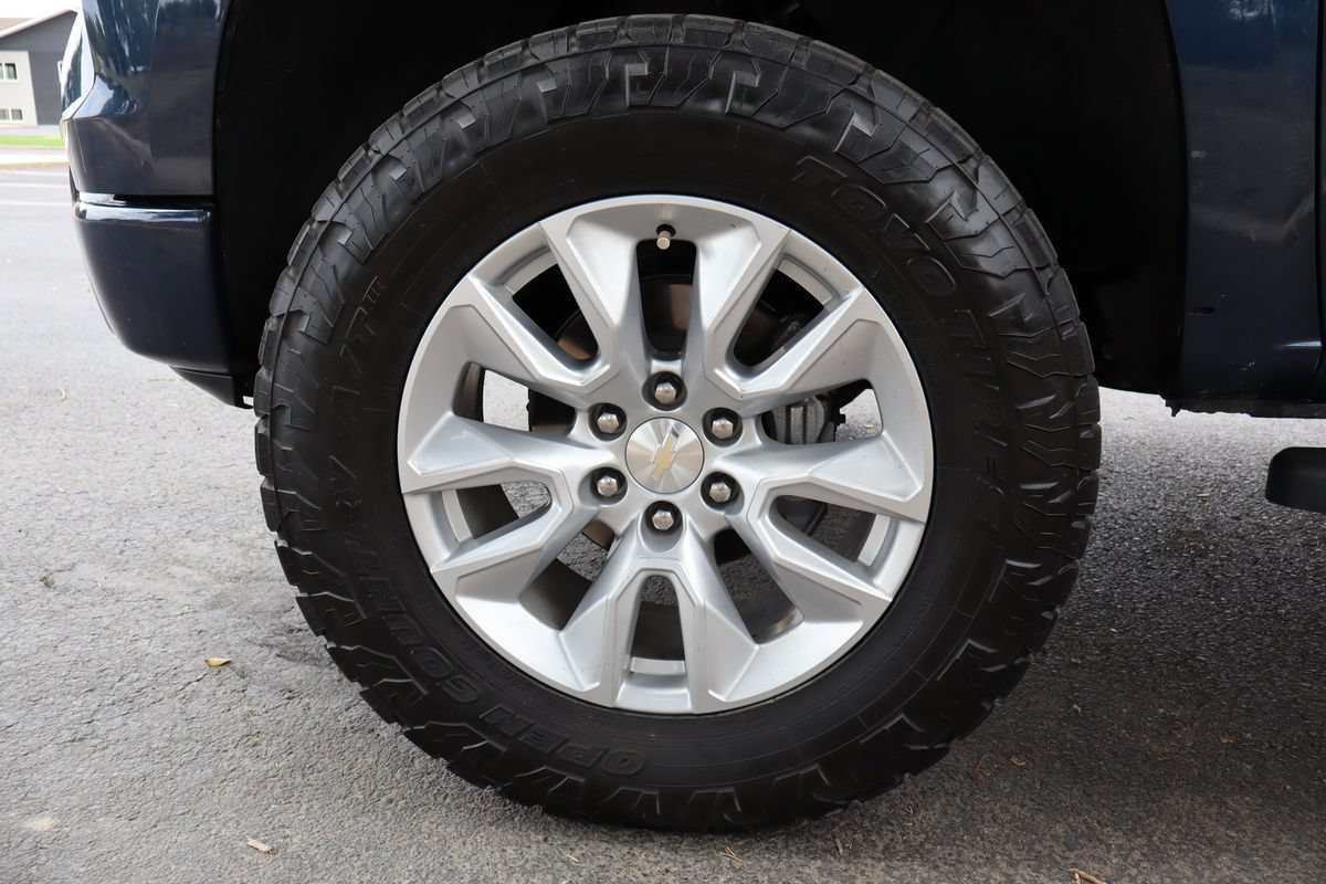 Used 2022 Chevrolet Silverado 1500 Custom AWD/4WD image 39