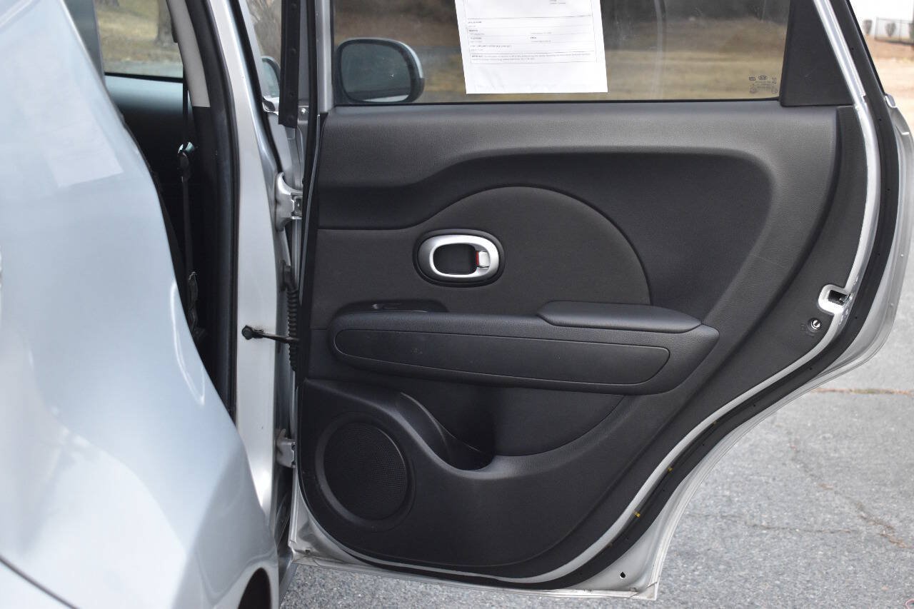 Used 2018 Kia Soul + FWD image 11