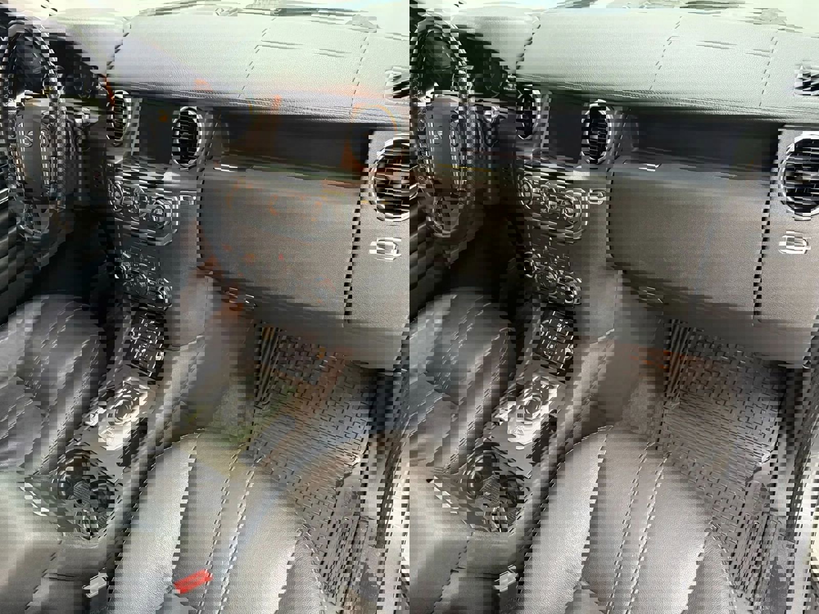 Used 2016 Land Rover LR4 HSE image 10