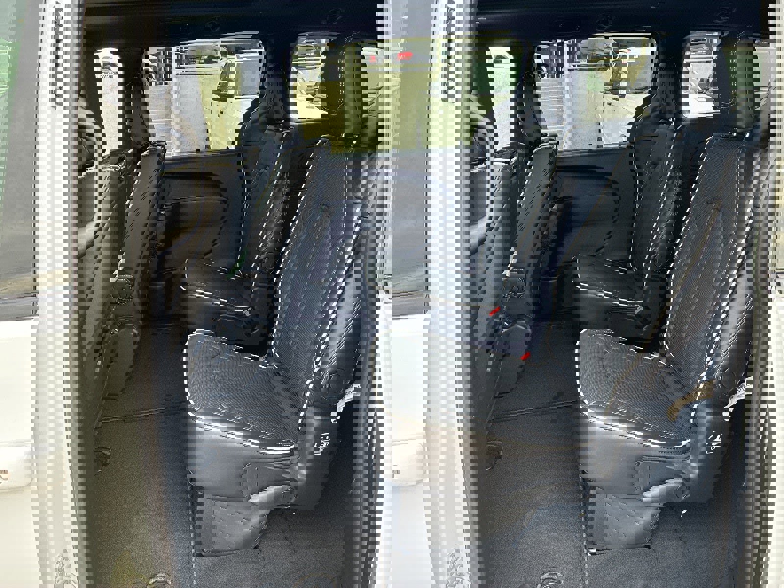 New 2026 Chrysler Pacifica Limited w/ Uconnect Theater Family Group image 17