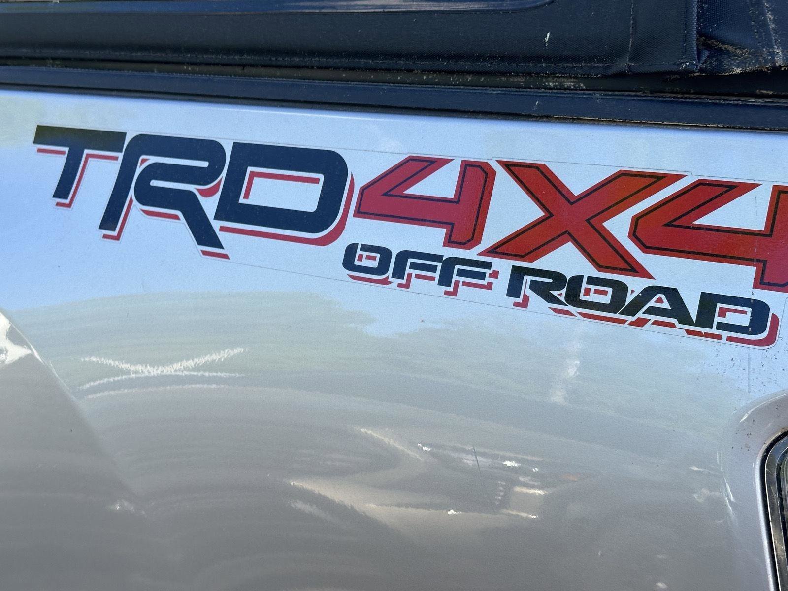 Used 2020 Toyota Tacoma TRD Off-Road w/ Technology Package AWD/4WD image 10