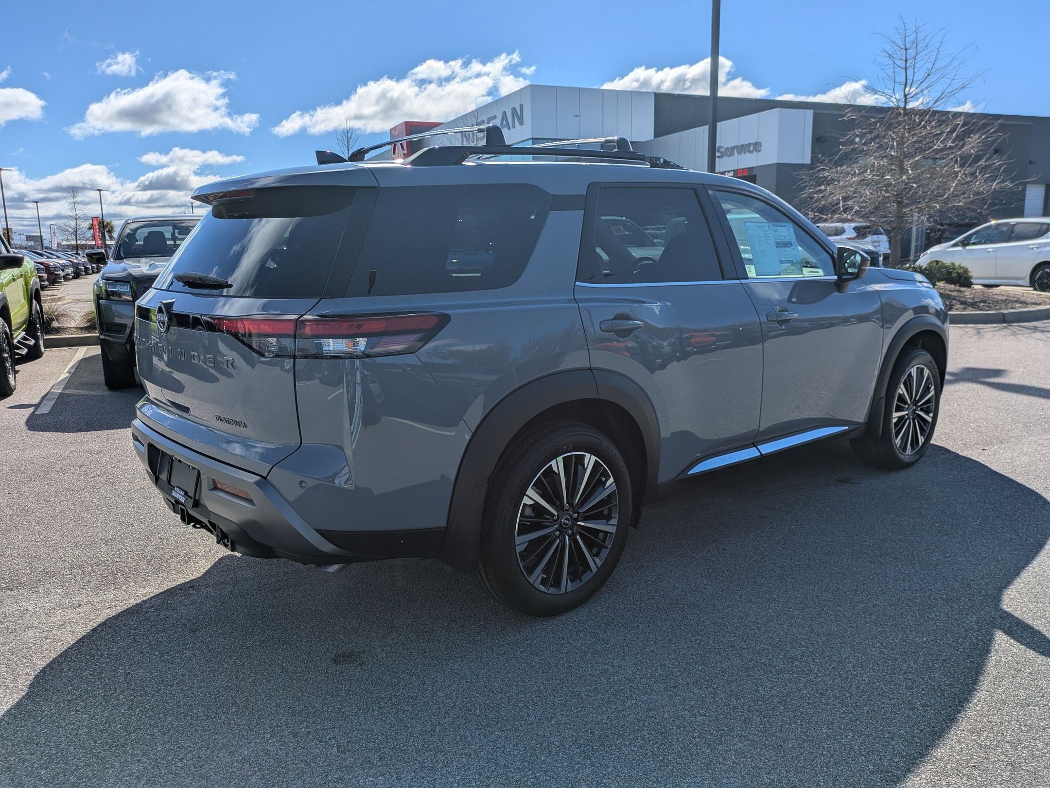 New 2026 Nissan Pathfinder Platinum FWD image 4