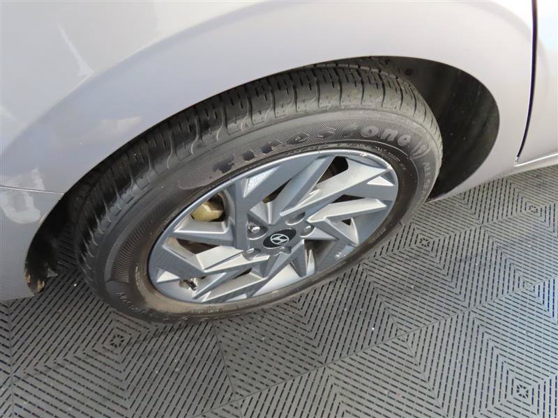 Used 2024 Hyundai Elantra SEL FWD image 8