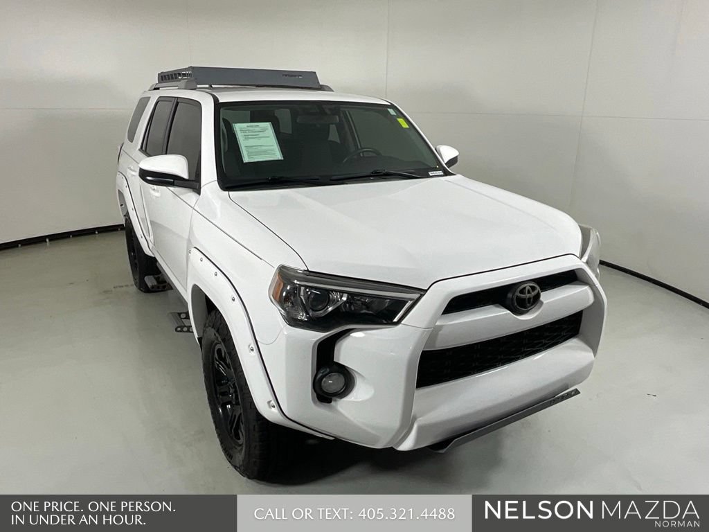 Used 2016 Toyota 4Runner SR5 AWD/4WD image 3