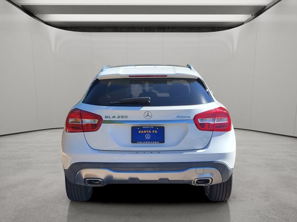 Used 2019 Mercedes-Benz GLA 250 4MATIC w/ Premium Package image 2