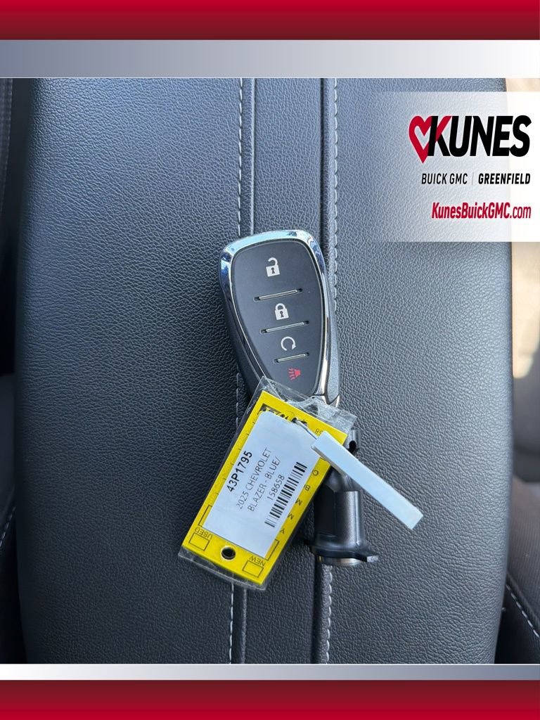 Used 2025 Chevrolet Blazer LT FWD image 42