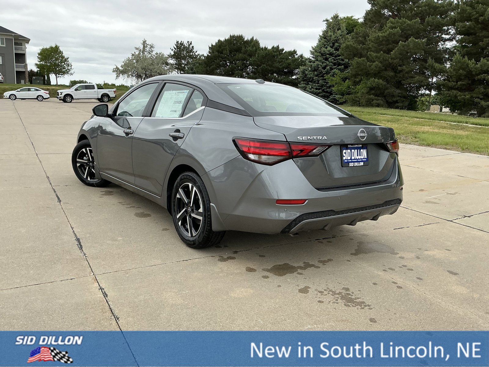 New 2025 Nissan Sentra SV w/ Trunk Package image 3