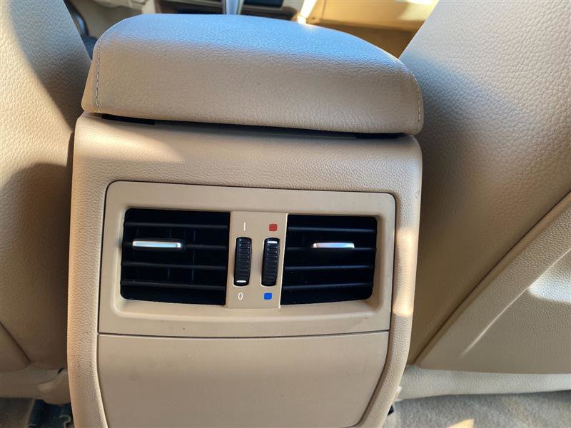 Used 2011 BMW 328i xDrive Sedan AWD/4WD image 27