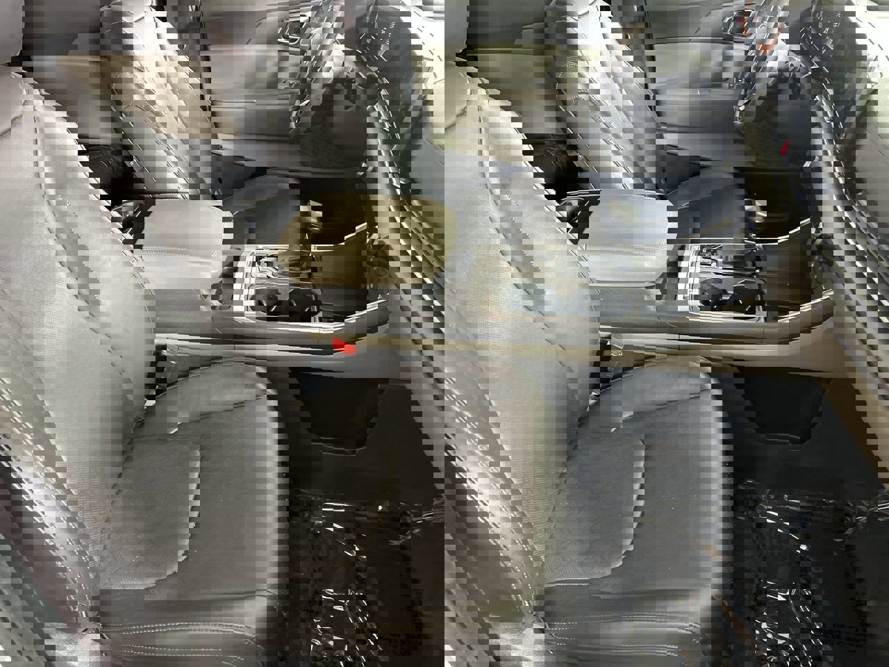 Used 2025 Kia Carnival EX image 25