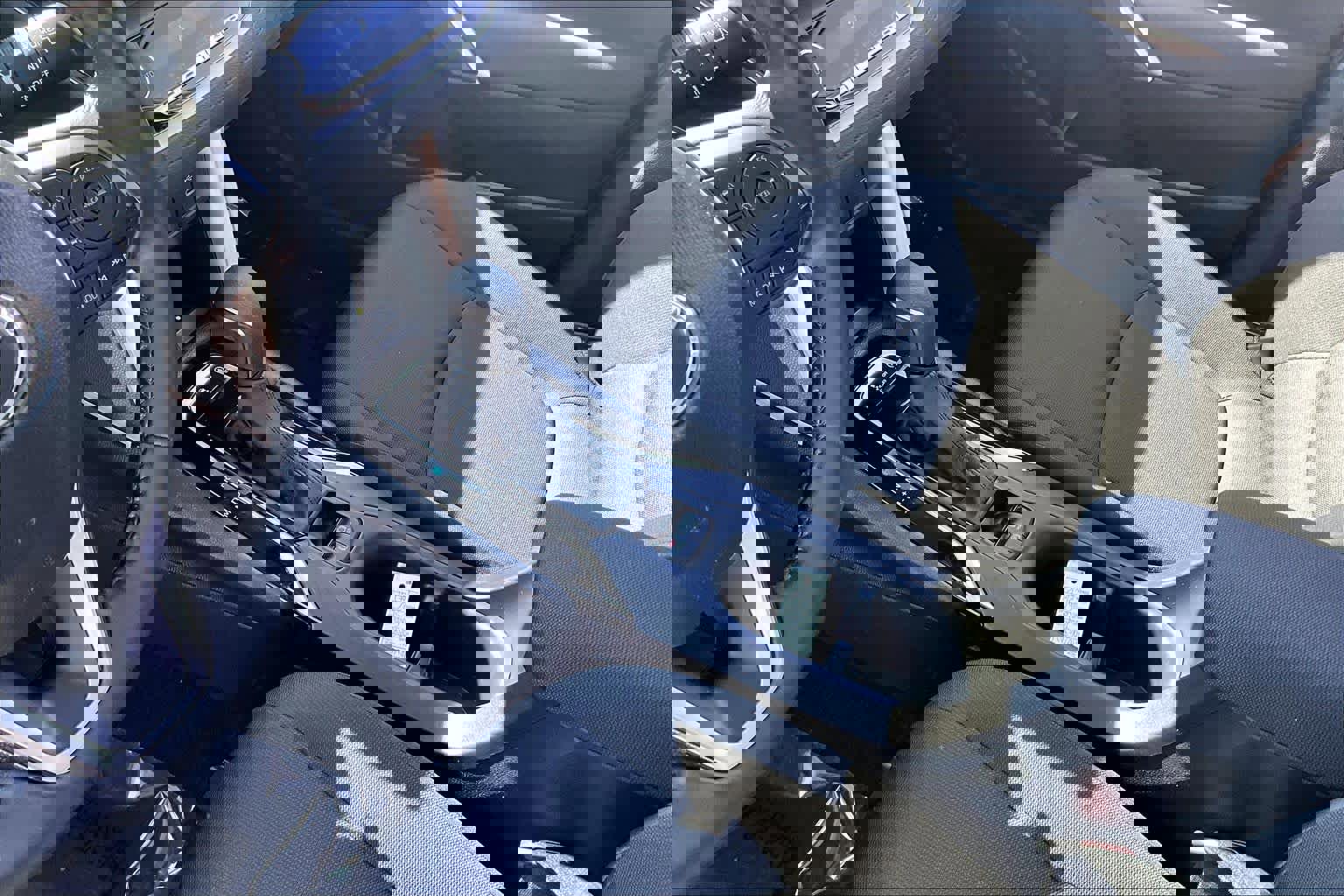 Used 2024 Toyota Corolla Cross LE w/ Moonroof Package image 17