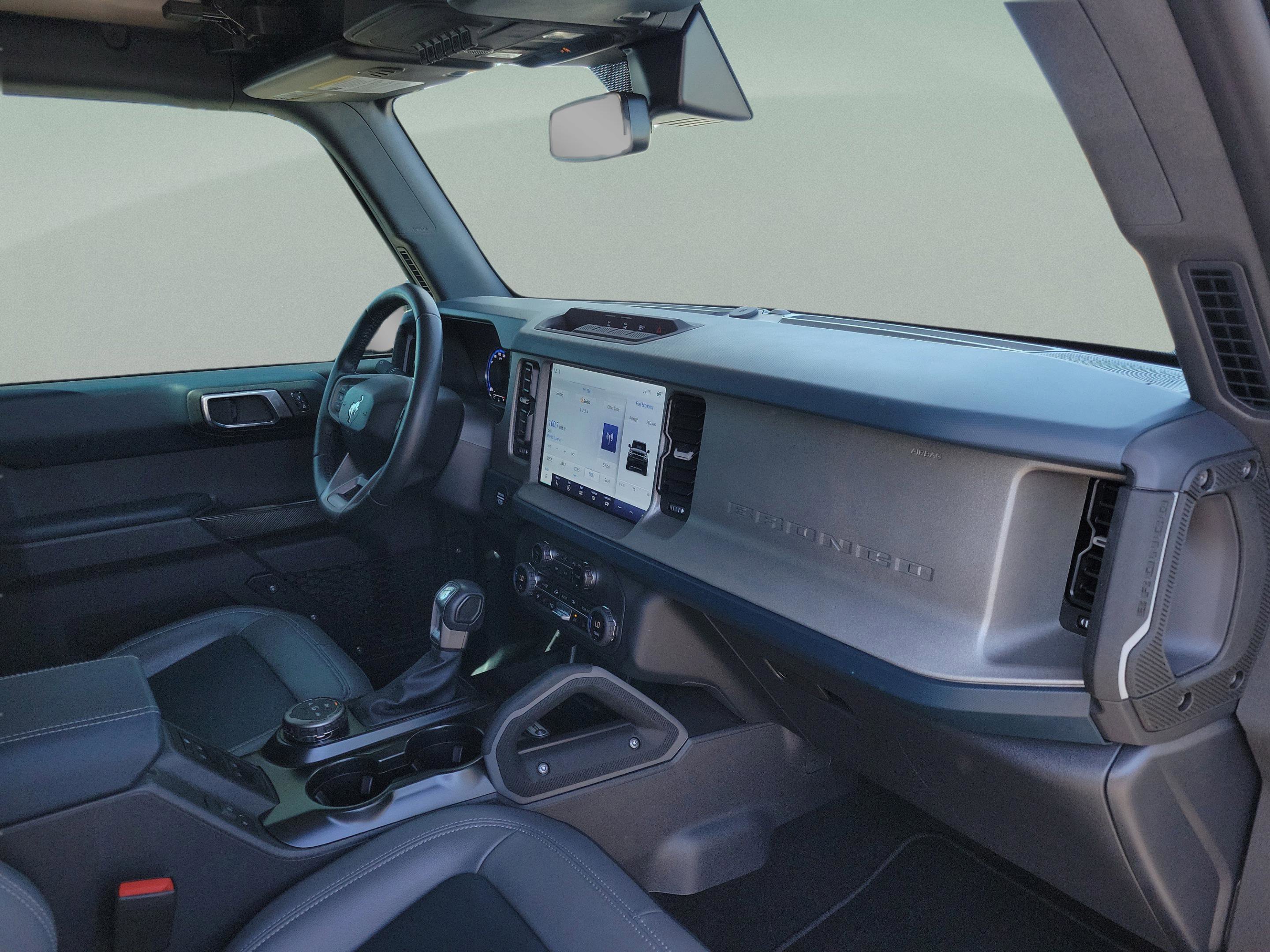 Used 2024 Ford Bronco Outer Banks image 31