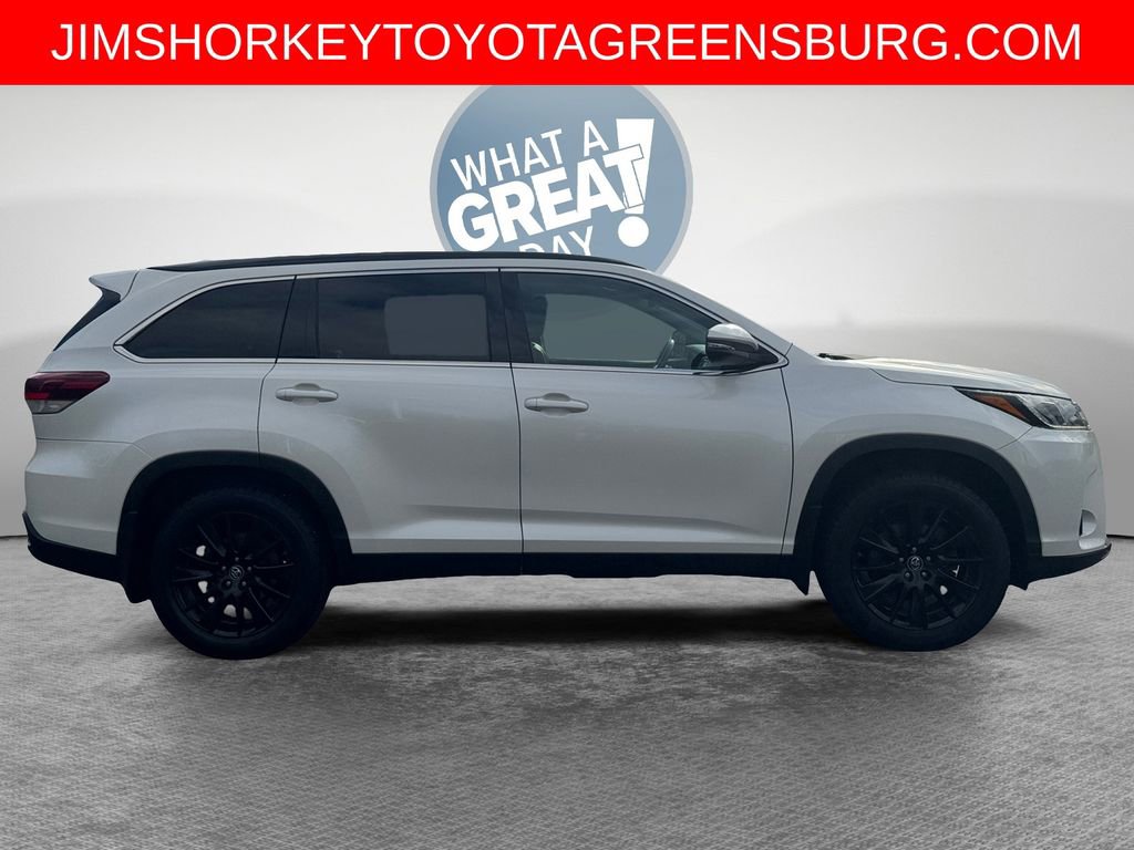 Used 2019 Toyota Highlander SE AWD/4WD image 2
