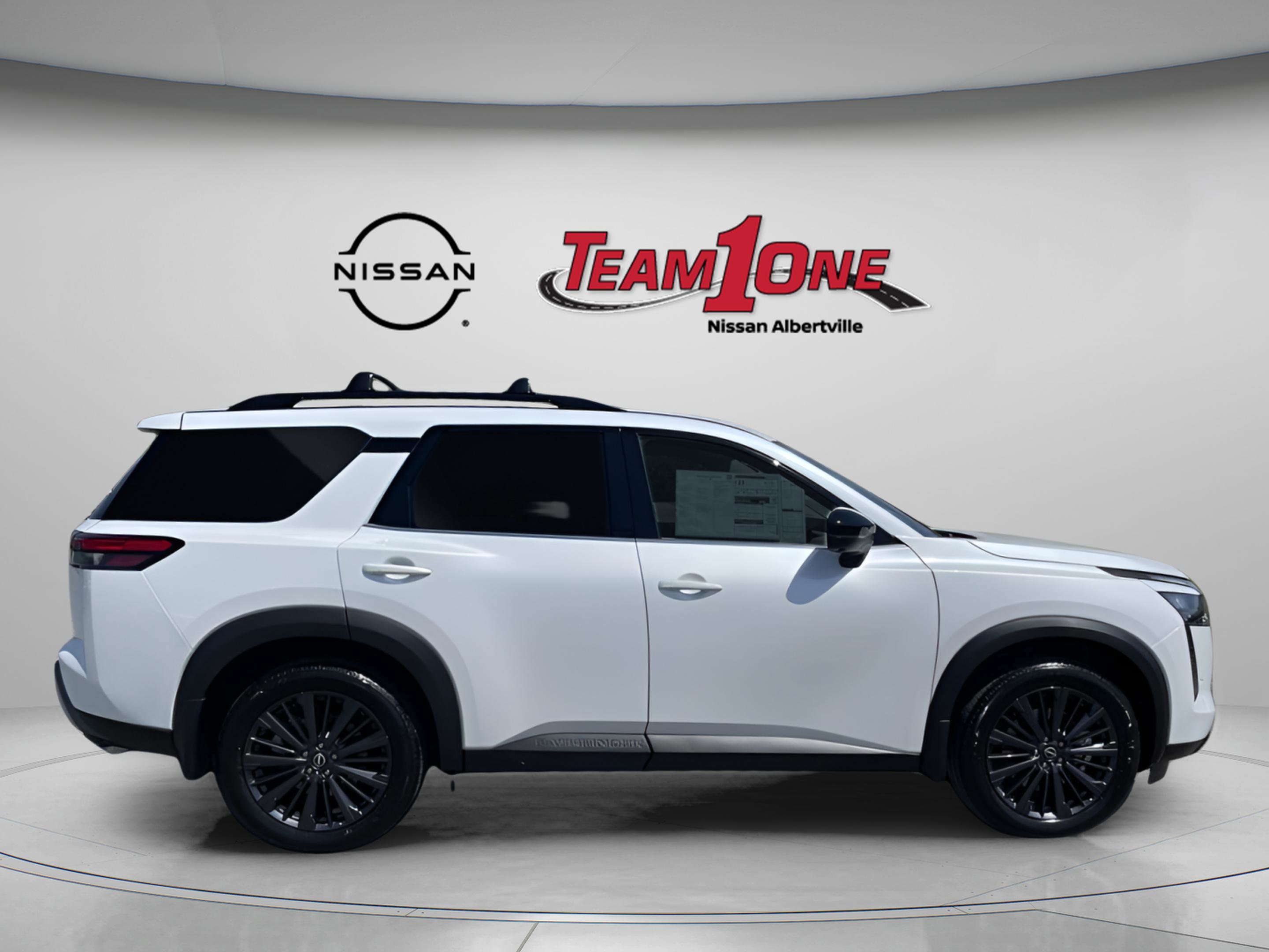 New 2026 Nissan Pathfinder SL FWD image 10