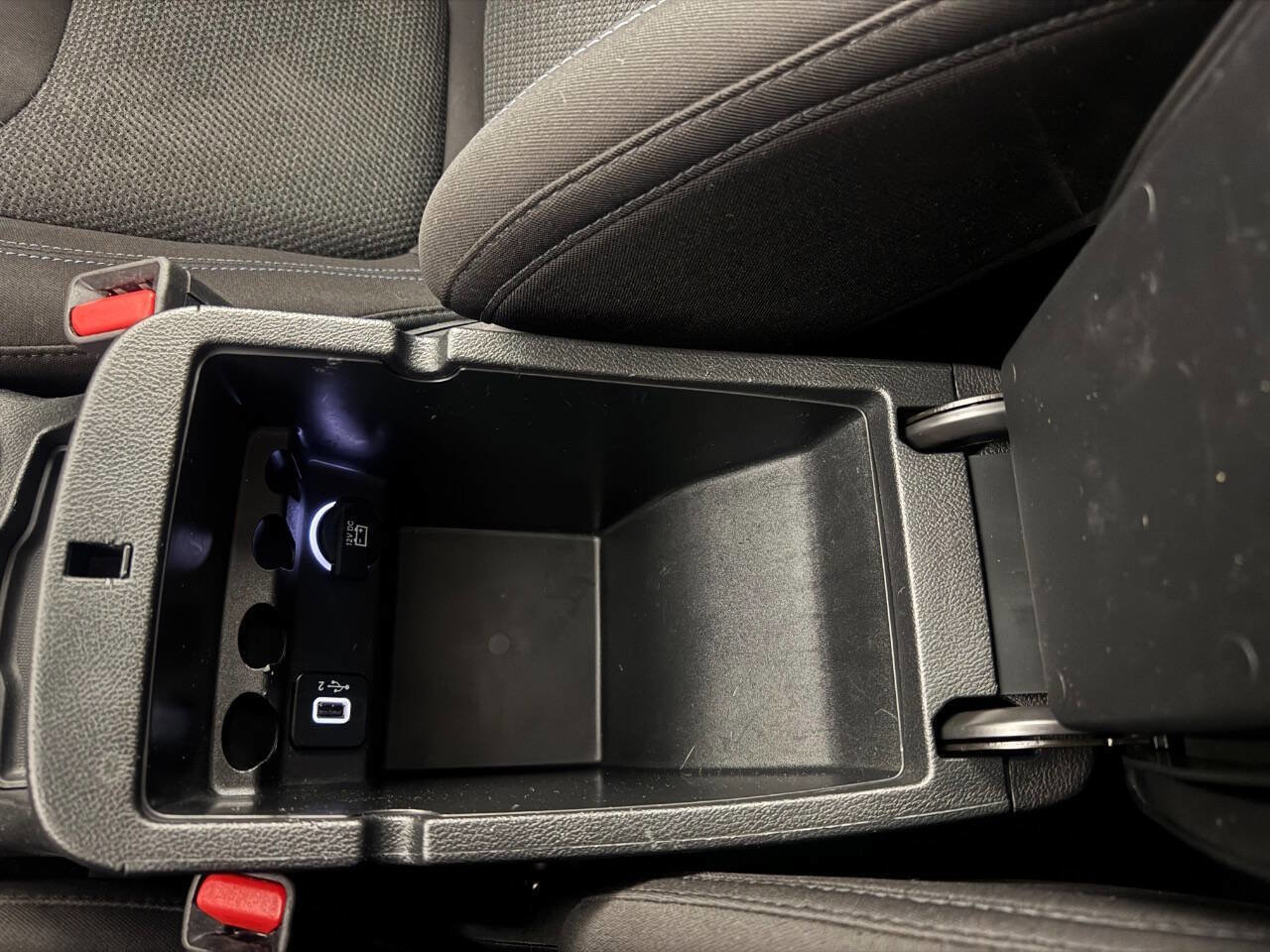 Used 2019 Jeep Cherokee Latitude w/ Cold Weather Group image 35