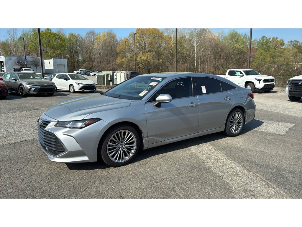 Used 2019 Toyota Avalon Limited w/ Advanced Safety Package image 3