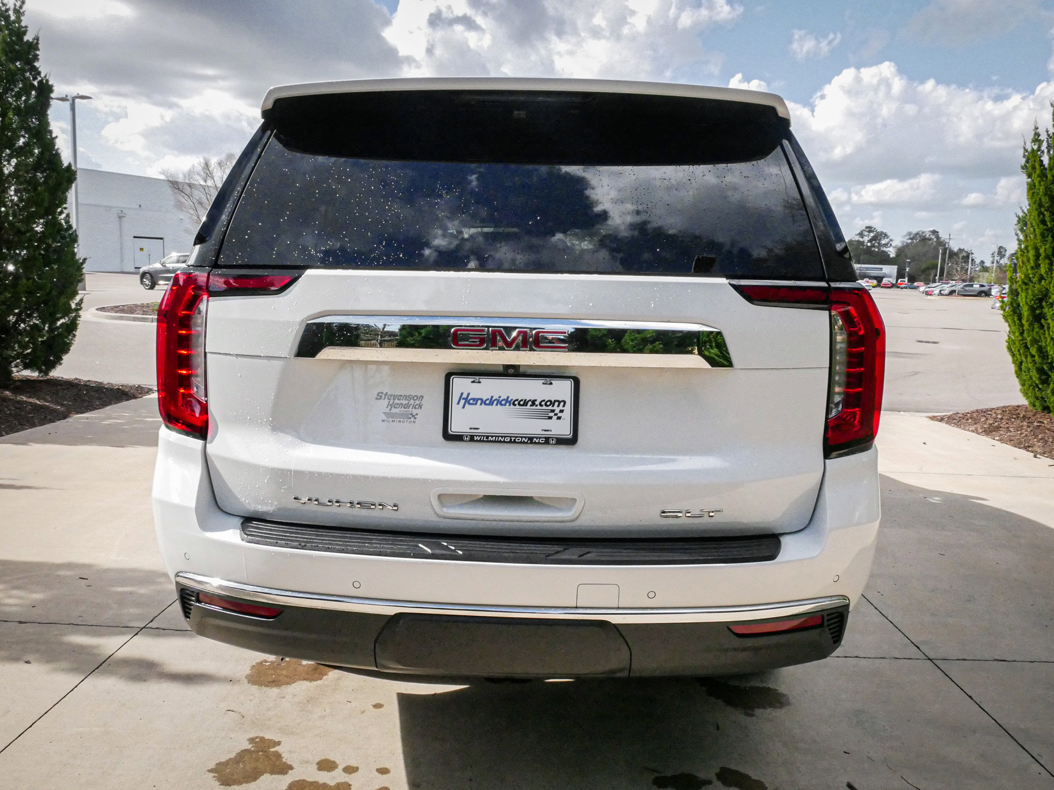Used 2023 GMC Yukon XL SLT AWD/4WD image 9