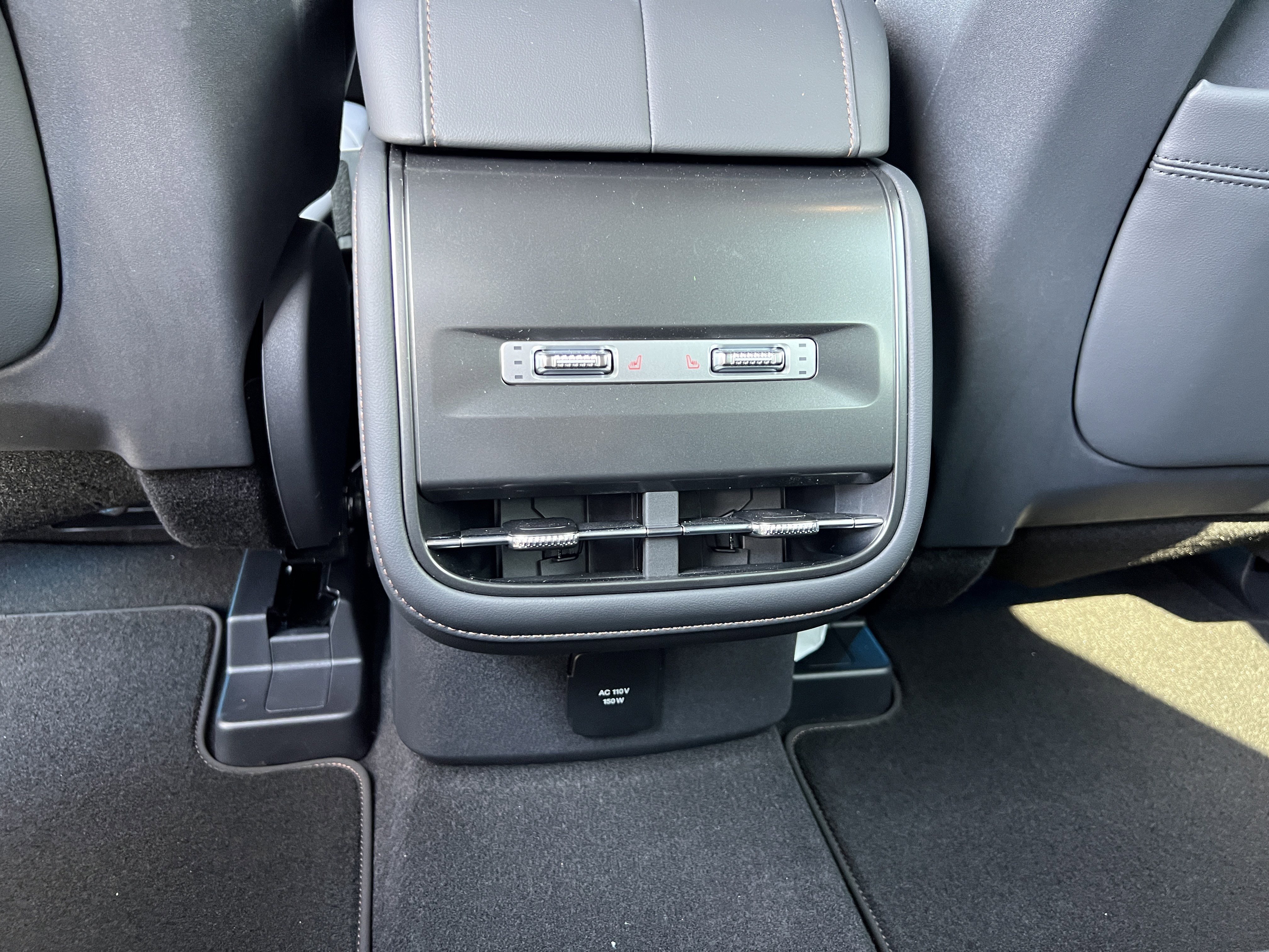 New 2025 Lincoln Nautilus Premier w/ Equipment Group 102A image 29