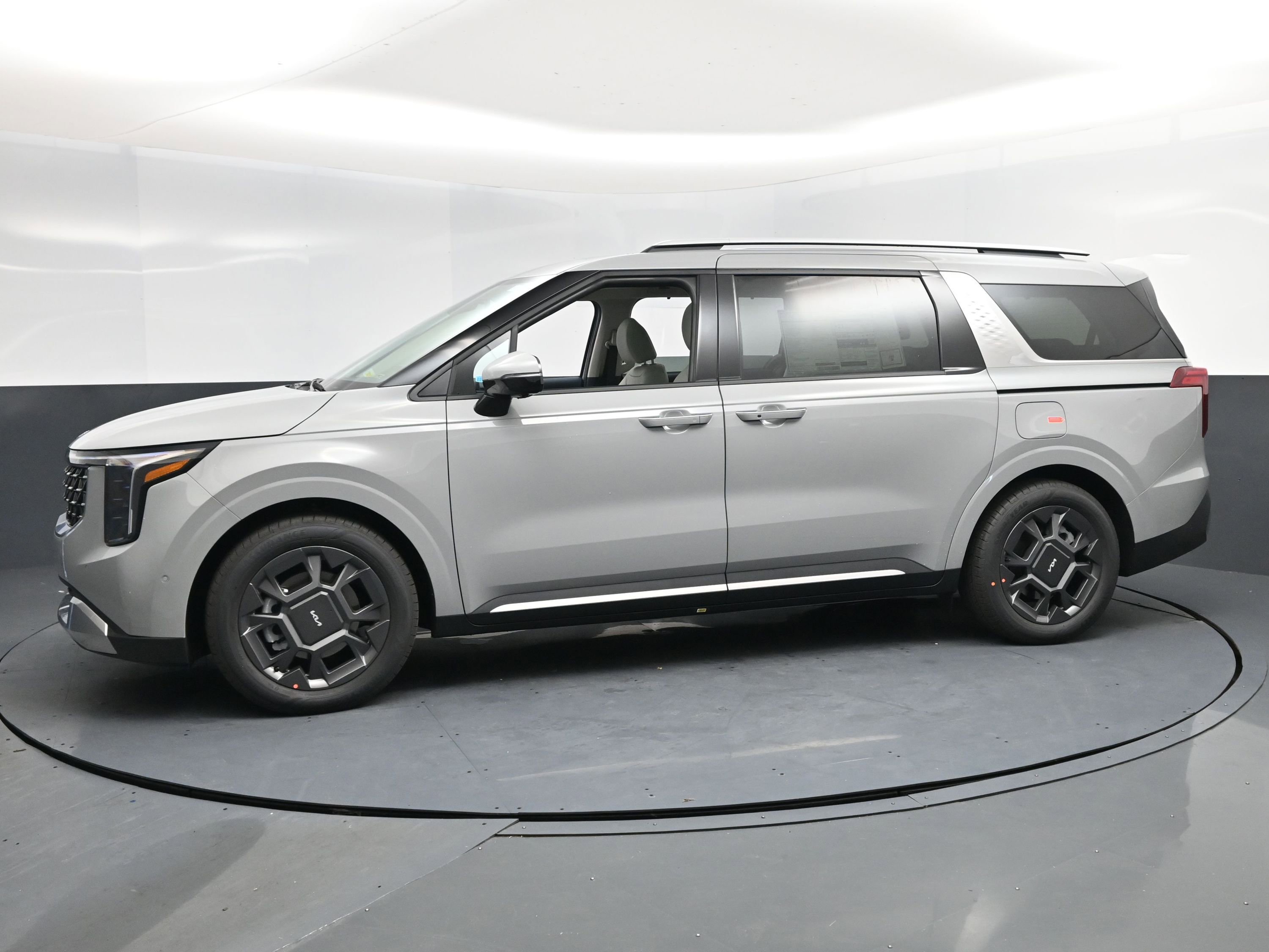 New 2026 Kia Carnival SX image 3