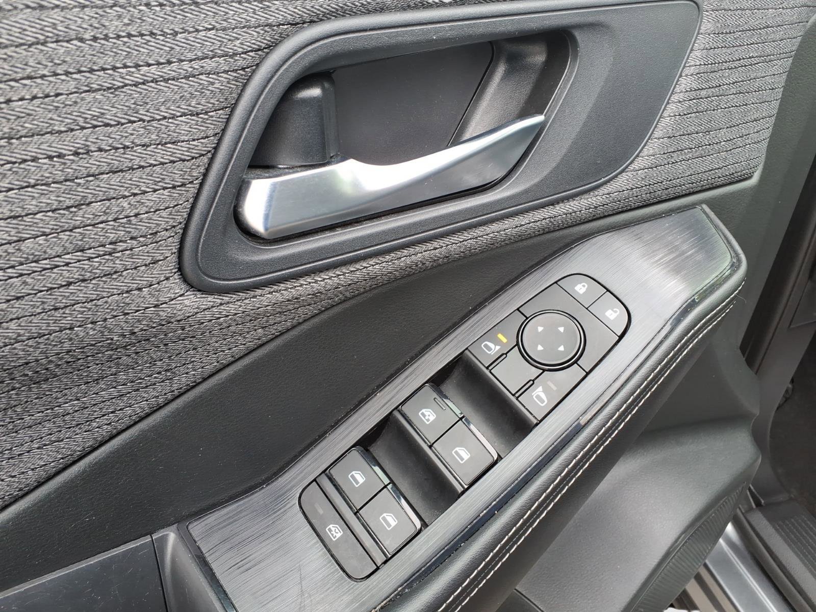 Used 2021 Nissan Rogue SV image 16